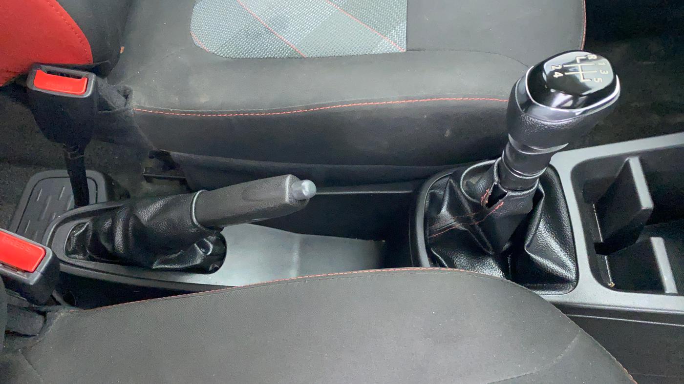 2021 Renault Kwid RXT, Petrol, Manual, 7,371 km, Gear Lever
