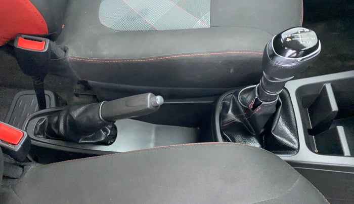 2021 Renault Kwid RXT, Petrol, Manual, 7,371 km, Gear Lever