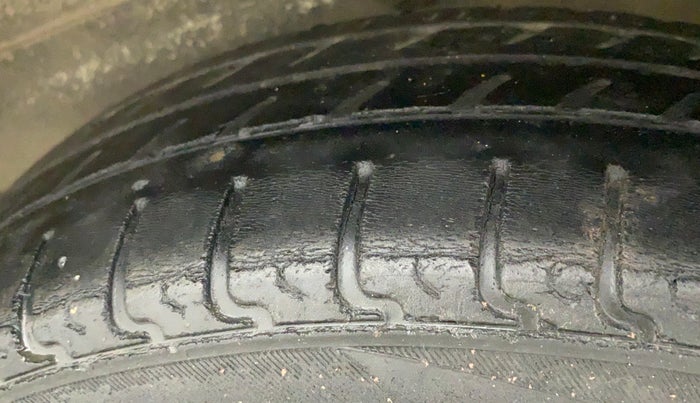 2016 Maruti Wagon R 1.0 VXI AMT, Petrol, Automatic, 91,825 km, Left Rear Tyre Tread