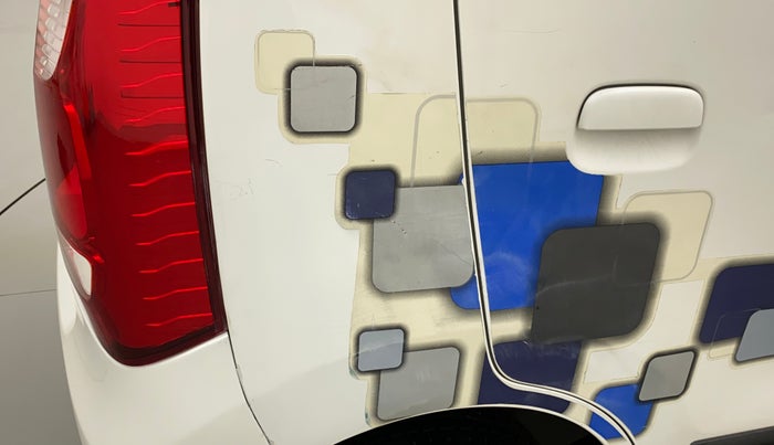 2016 Maruti Wagon R 1.0 VXI AMT, Petrol, Automatic, 91,825 km, Right quarter panel - Minor scratches
