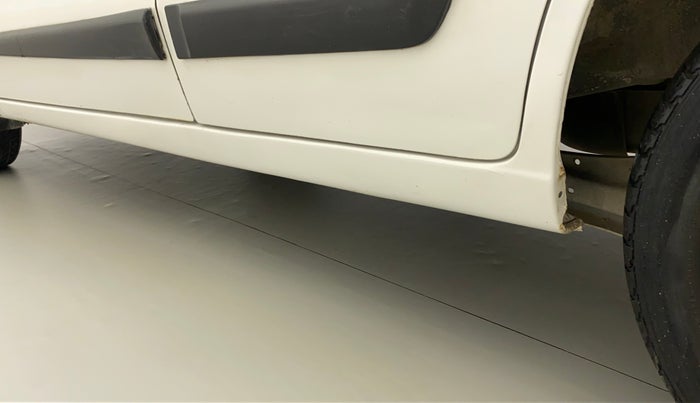 2016 Maruti Wagon R 1.0 VXI AMT, Petrol, Automatic, 91,825 km, Left running board - Slight discoloration
