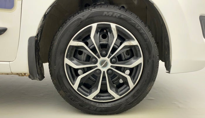2016 Maruti Wagon R 1.0 VXI AMT, Petrol, Automatic, 91,825 km, Right Front Wheel