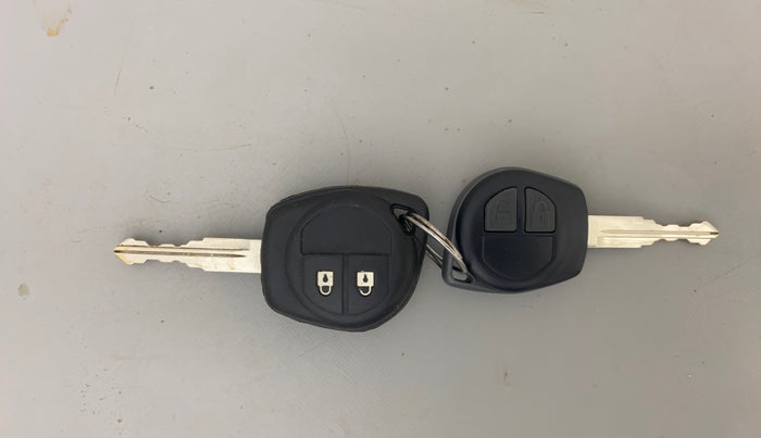 2013 Maruti Swift VXI, Petrol, Manual, 1,08,127 km, Key Close Up