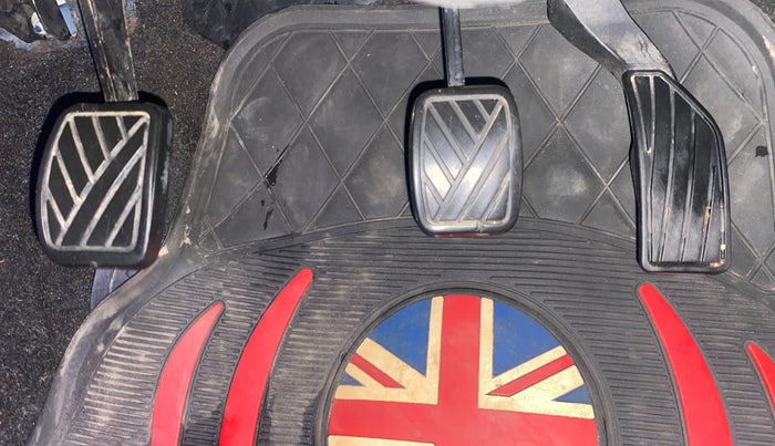 2013 Maruti Swift VXI, Petrol, Manual, 1,08,127 km, Pedals