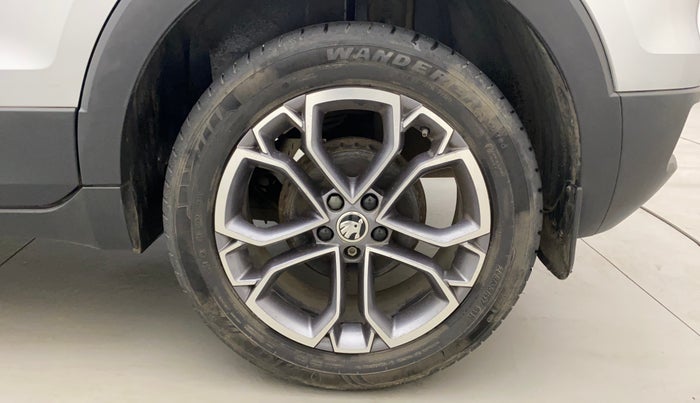 2022 Skoda KUSHAQ STYLE 1.0L TSI AT (6 AIRBAGS), Petrol, Automatic, 49,836 km, Left Rear Wheel