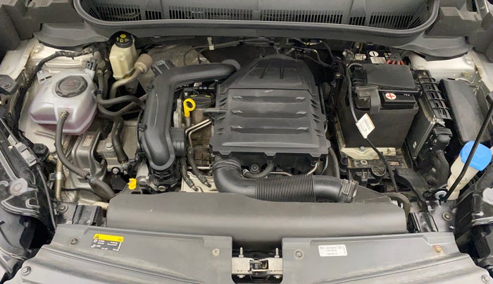 2022 Skoda KUSHAQ STYLE 1.0L TSI AT (6 AIRBAGS), Petrol, Automatic, 49,836 km, Open Bonet