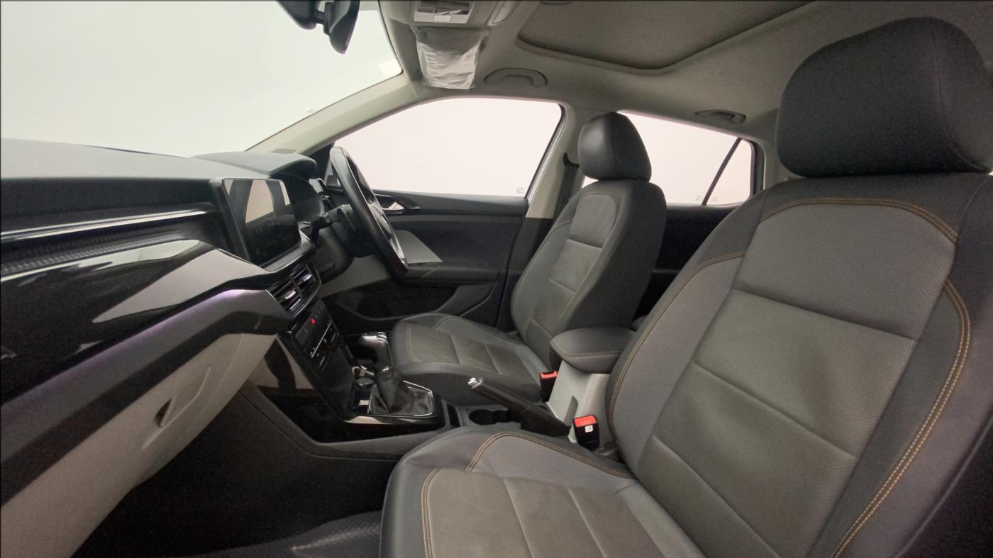2022 Skoda KUSHAQ STYLE 1.0L TSI AT (6 AIRBAGS), Petrol, Automatic, 49,836 km, Right Side Front Door Cabin