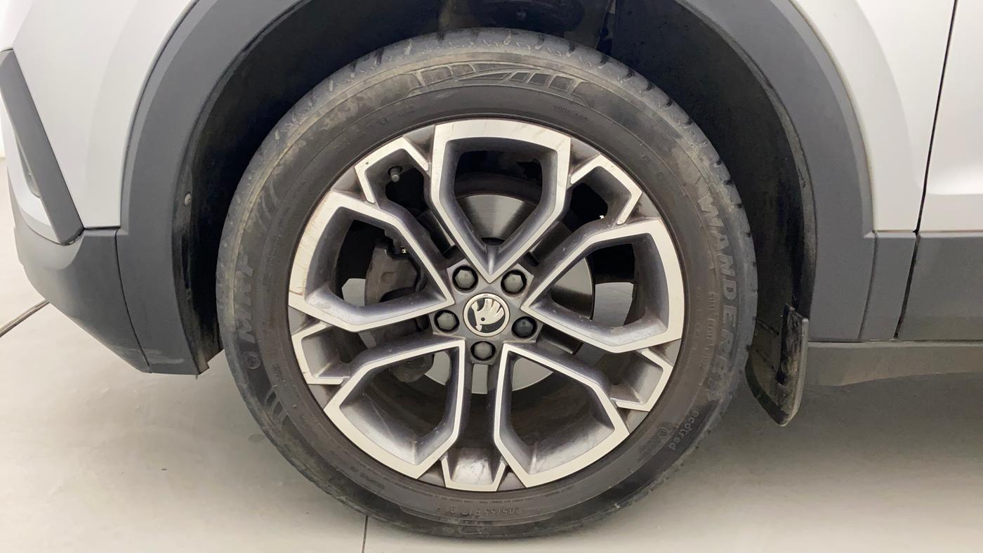 2022 Skoda KUSHAQ STYLE 1.0L TSI AT (6 AIRBAGS), Petrol, Automatic, 49,836 km, Left Front Wheel