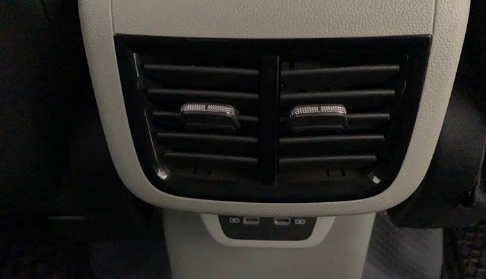 2022 Skoda KUSHAQ STYLE 1.0L TSI AT (6 AIRBAGS), Petrol, Automatic, 49,836 km, Rear AC Vents