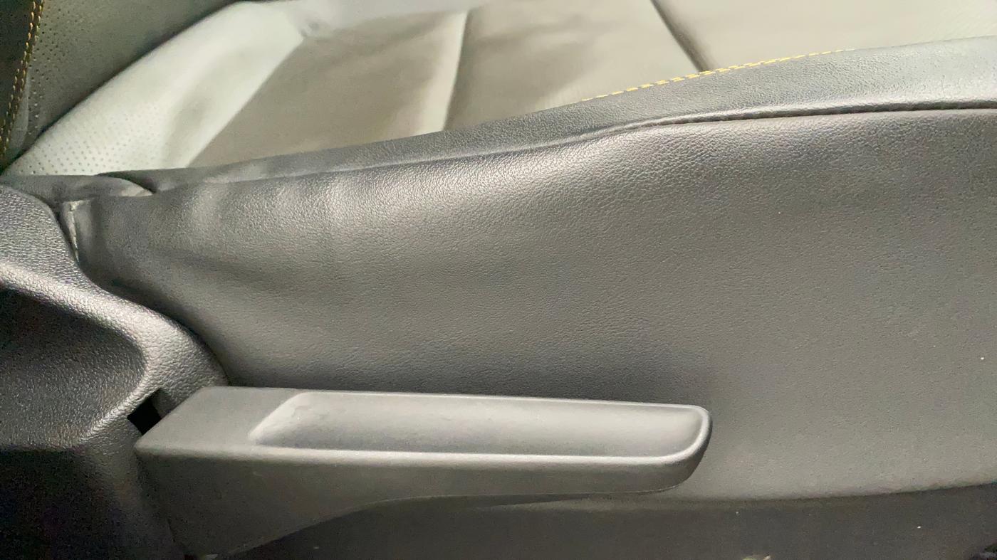 2022 Skoda KUSHAQ STYLE 1.0L TSI AT (6 AIRBAGS), Petrol, Automatic, 49,836 km, Driver Side Adjustment Panel