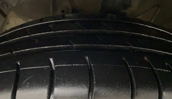 2019 Hyundai NEW SANTRO MAGNA, Petrol, Manual, 70,196 km, Left Front Tyre Tread