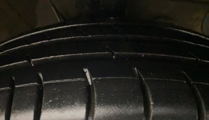 2019 Hyundai NEW SANTRO MAGNA, Petrol, Manual, 70,196 km, Right Front Tyre Tread