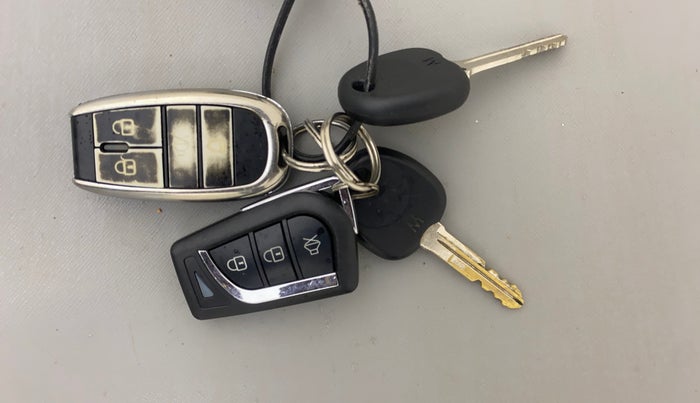 2019 Hyundai NEW SANTRO MAGNA, Petrol, Manual, 70,196 km, Key Close Up