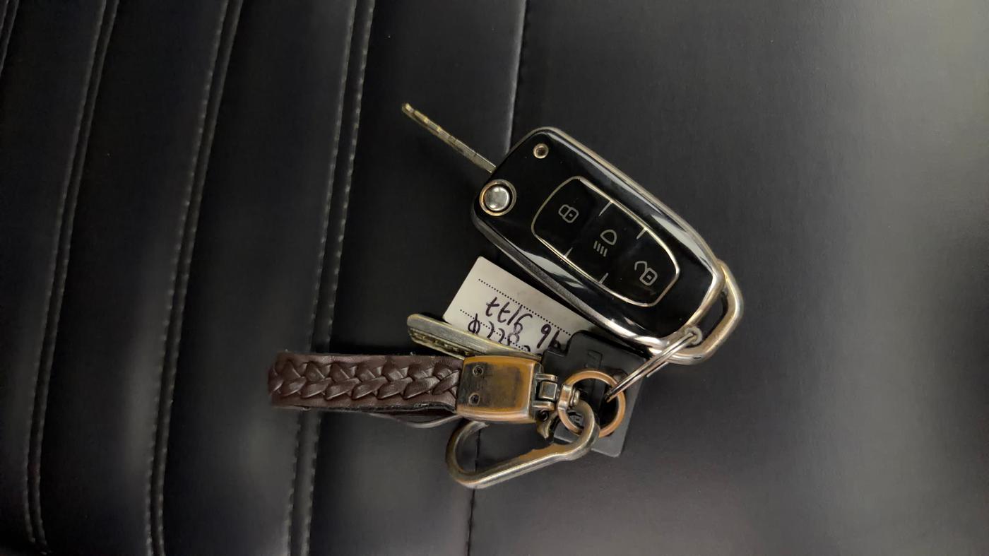 2018 Tata Tiago XZ PETROL, Petrol, Manual, 78,580 km, Key Close Up