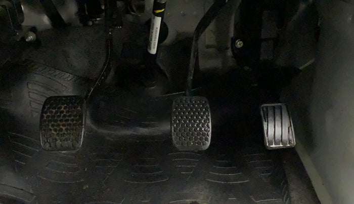 2023 Maruti Eeco 5 STR AC CNG, CNG, Manual, 15,704 km, Pedals