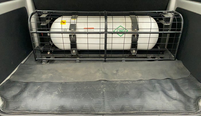 2023 Maruti Eeco 5 STR AC CNG, CNG, Manual, 15,704 km, Boot Inside