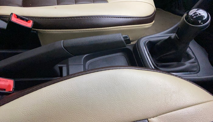 2018 Volkswagen Ameo COMFORTLINE 1.0L, Petrol, Manual, 37,610 km, Gear Lever