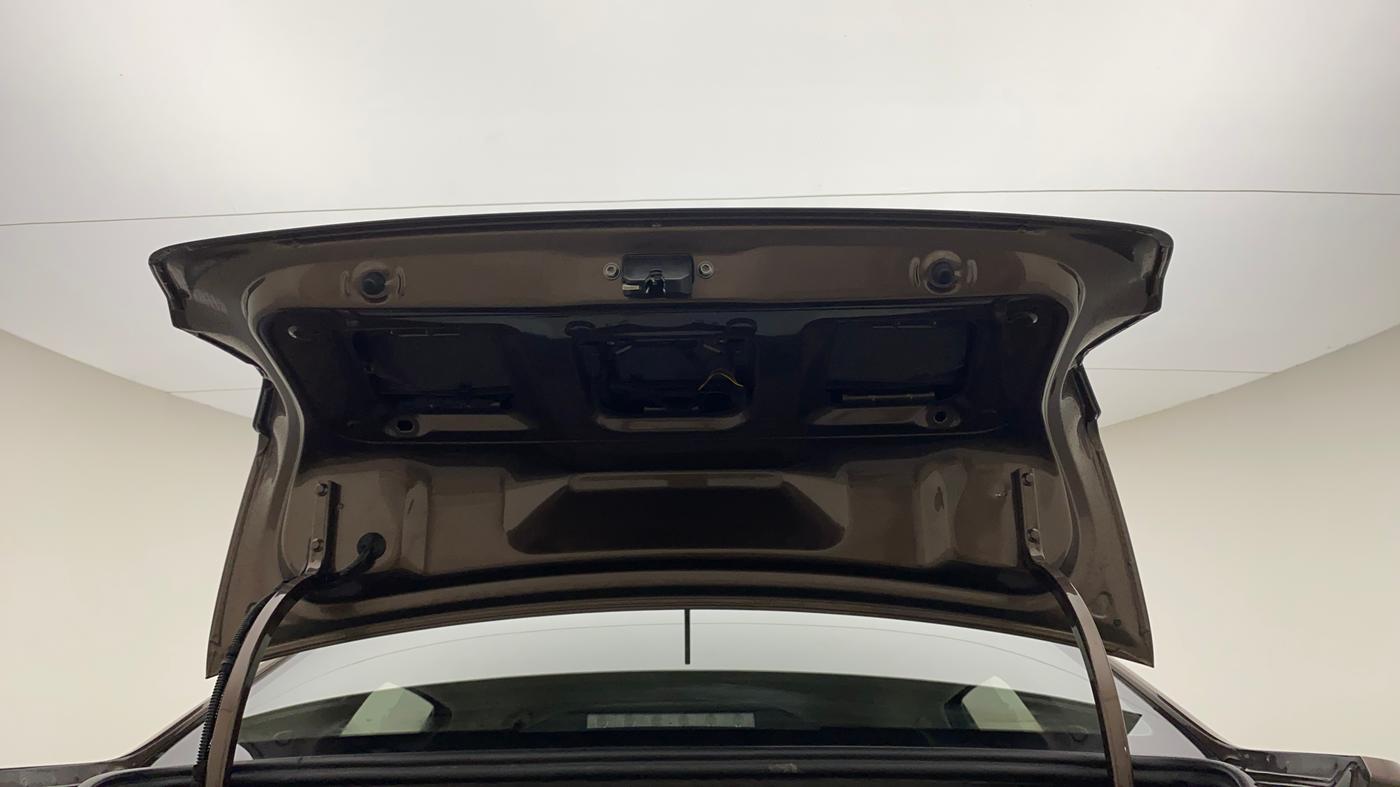 2018 Volkswagen Ameo COMFORTLINE 1.0L, Petrol, Manual, 37,610 km, Boot Door Open