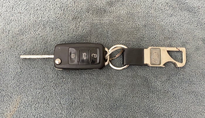 2018 Volkswagen Ameo COMFORTLINE 1.0L, Petrol, Manual, 37,610 km, Key Close Up