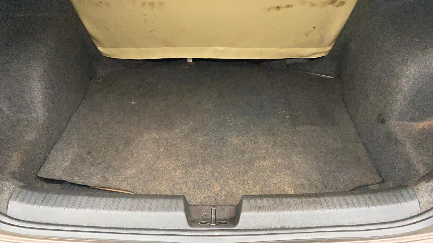 2018 Volkswagen Ameo COMFORTLINE 1.0L, Petrol, Manual, 37,610 km, Boot Inside