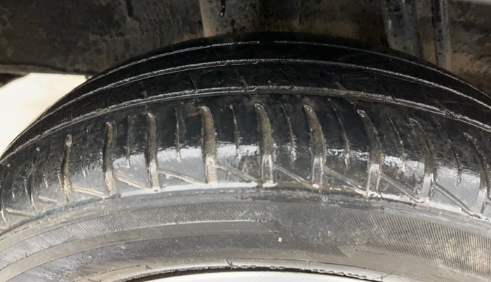 2020 Renault Kwid RXT 1.0 (O), Petrol, Manual, 59,975 km, Right Rear Tyre Tread