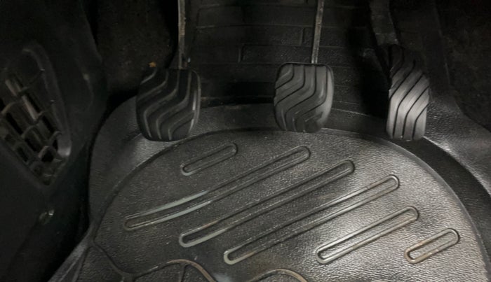 2020 Renault Kwid RXT 1.0 (O), Petrol, Manual, 59,975 km, Pedals