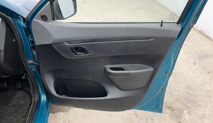 2020 Renault Kwid RXT 1.0 (O), Petrol, Manual, 59,975 km, Driver Side Door Panels Control