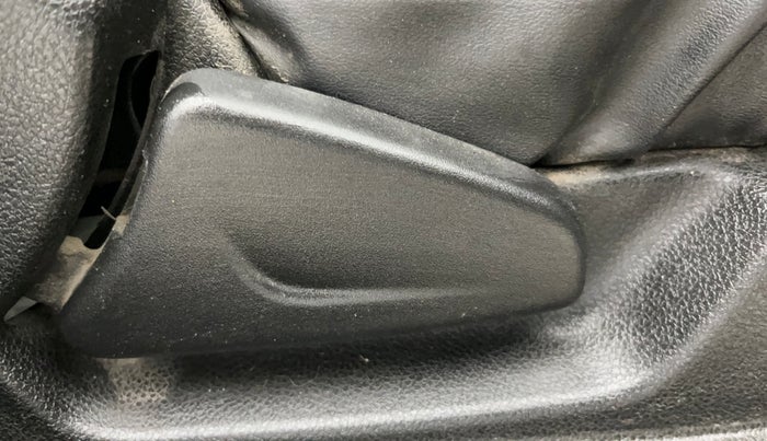 2020 Renault Kwid RXT 1.0 (O), Petrol, Manual, 59,975 km, Driver Side Adjustment Panel