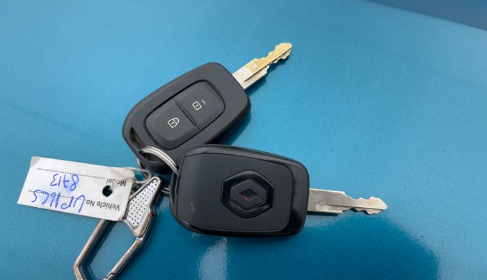 2020 Renault Kwid RXT 1.0 (O), Petrol, Manual, 59,975 km, Key Close Up