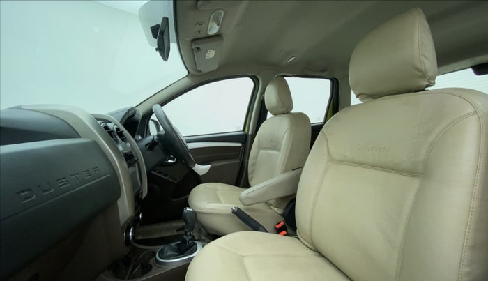 2017 Renault Duster 110 PS RXZ 4X2 AMT DIESEL, Diesel, Automatic, 82,845 km, Right Side Front Door Cabin