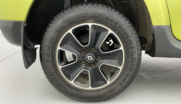 2017 Renault Duster 110 PS RXZ 4X2 AMT DIESEL, Diesel, Automatic, 82,845 km, Right Rear Wheel