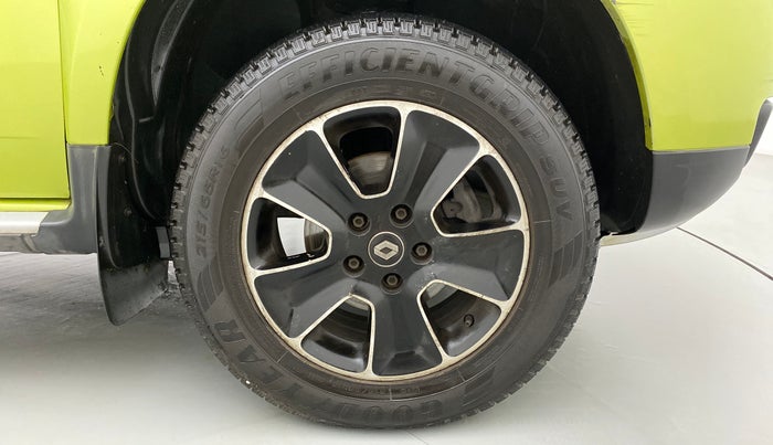 2017 Renault Duster 110 PS RXZ 4X2 AMT DIESEL, Diesel, Automatic, 82,845 km, Right Front Wheel