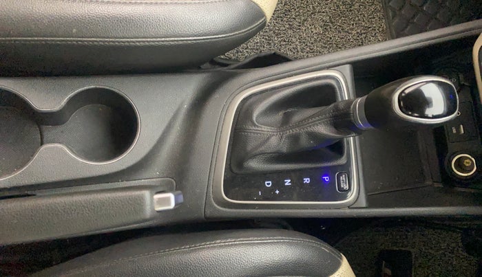 2018 Hyundai Verna 1.6 VTVT SX (O) AT, Petrol, Automatic, 77,959 km, Gear Lever