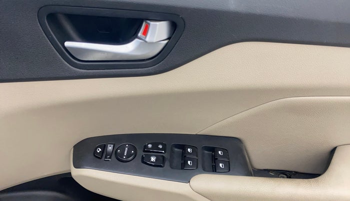 2018 Hyundai Verna 1.6 VTVT SX (O) AT, Petrol, Automatic, 77,959 km, Driver Side Door Panels Control