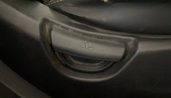 2017 Hyundai Grand i10 SPORTZ 1.2 KAPPA VTVT, CNG, Manual, 1,17,109 km, Driver Side Adjustment Panel