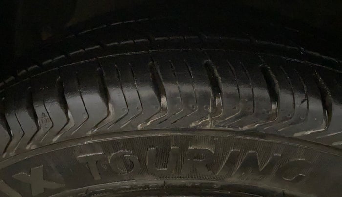 2017 Hyundai Grand i10 SPORTZ 1.2 KAPPA VTVT, CNG, Manual, 1,17,109 km, Left Front Tyre Tread