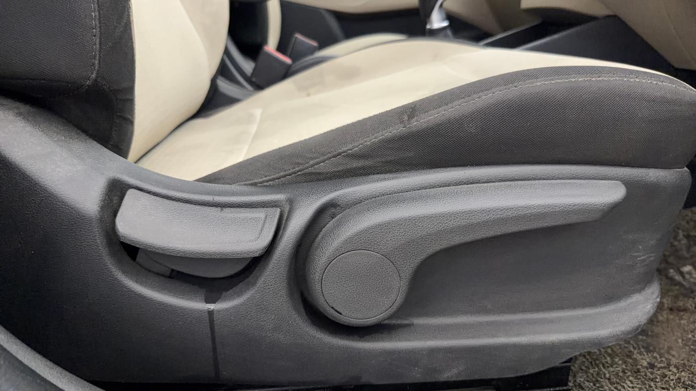 2018 Hyundai Verna 1.6 VTVT SX, Petrol, Manual, 77,033 km, Driver Side Adjustment Panel