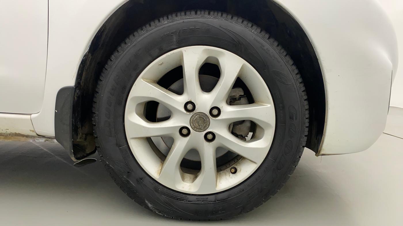 2013 Nissan Micra XV CVT, CNG, Automatic, 50,591 km, Right Front Wheel