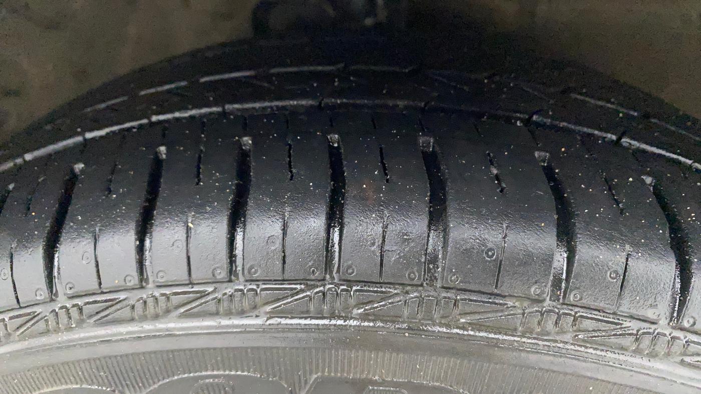 2016 Maruti Celerio VXI AMT, Petrol, Automatic, 46,876 km, Right Front Tyre Tread