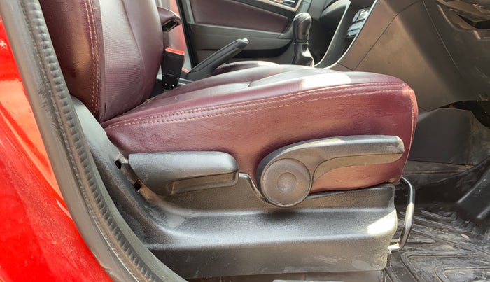 2017 Maruti Vitara Brezza ZDI, Diesel, Manual, 53,377 km, Driver Side Adjustment Panel