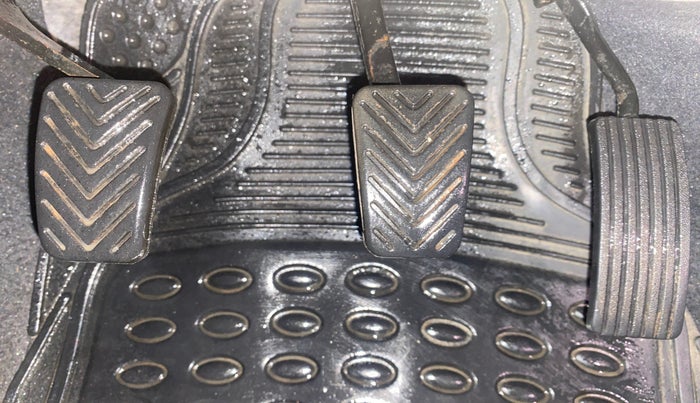 2013 Hyundai Eon ERA +, Petrol, Manual, 60,553 km, Pedals