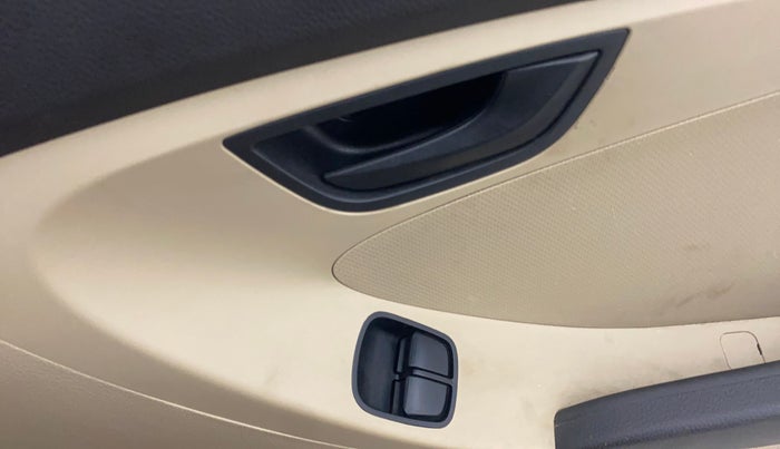 2013 Hyundai Eon ERA +, Petrol, Manual, 60,553 km, Driver Side Door Panels Control