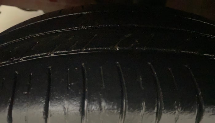 2013 Hyundai Eon ERA +, Petrol, Manual, 60,553 km, Left Front Tyre Tread