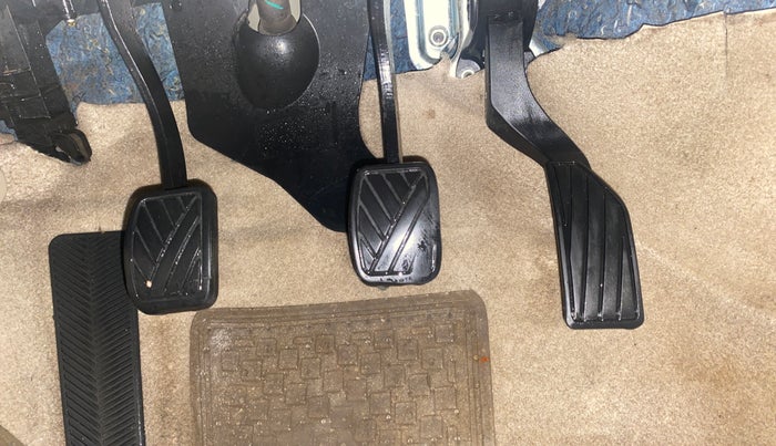 2016 Maruti Ciaz VXI (O), Petrol, Manual, 1,18,566 km, Pedals