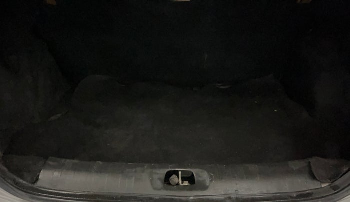 2014 Maruti Swift Dzire VXI, Petrol, Manual, 1,42,804 km, Boot Inside