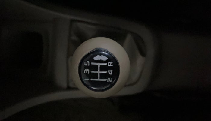 2014 Maruti Swift Dzire VXI, Petrol, Manual, 1,42,804 km, Gear Lever