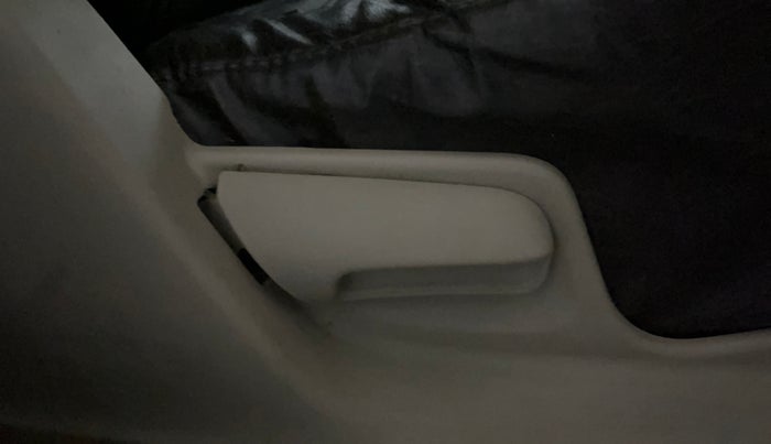 2014 Maruti Swift Dzire VXI, Petrol, Manual, 1,42,804 km, Driver Side Adjustment Panel