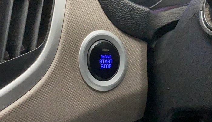2017 Hyundai Creta SX PLUS AT 1.6 PETROL, Petrol, Automatic, 1,00,226 km, Keyless Start/ Stop Button