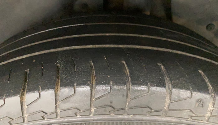 2017 Hyundai Creta SX PLUS AT 1.6 PETROL, Petrol, Automatic, 1,00,226 km, Left Rear Tyre Tread