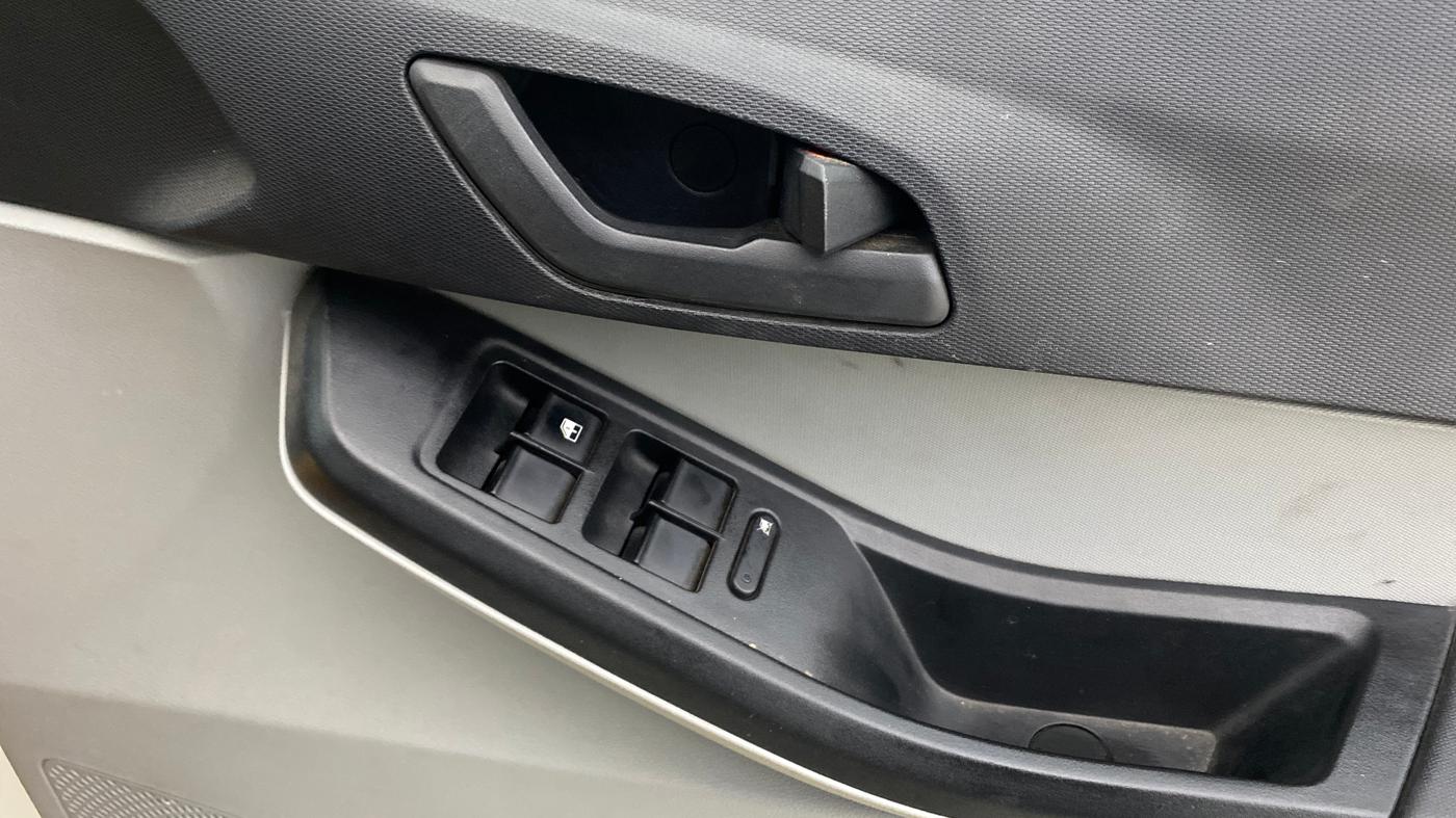 2022 Tata Tiago XT CNG, CNG, Manual, 48,582 km, Driver Side Door Panels Control